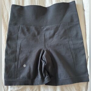 Lululemon Sculpt short black size 4/6